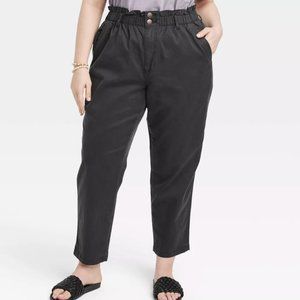 Universal Thread - Women's Super-High Rise Taper Trousers in Black (Size 14)